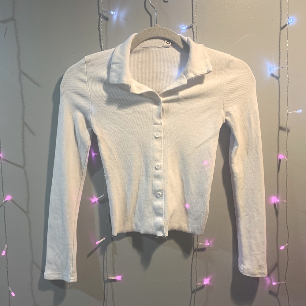 white button up long sleeve crop top